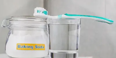 /img/24718-baking-soda-lemon-juice-teeth-whitening-7.webp
