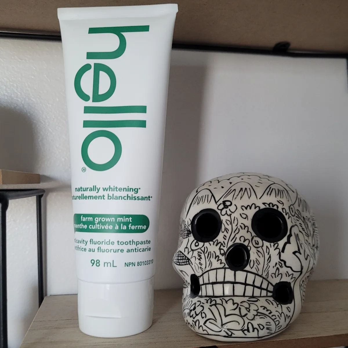 24810 hello naturally whitening toothpaste brushing