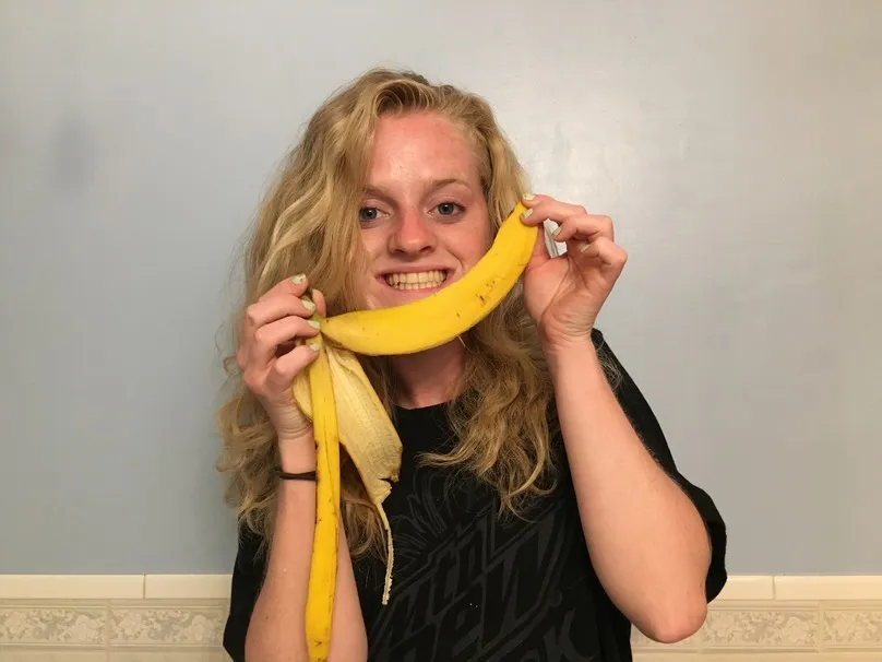 24830 banana peel teeth whitening 1
