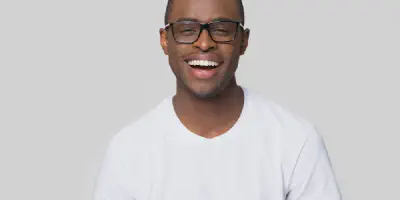 /img/24855-teeth-whitening-options.webp