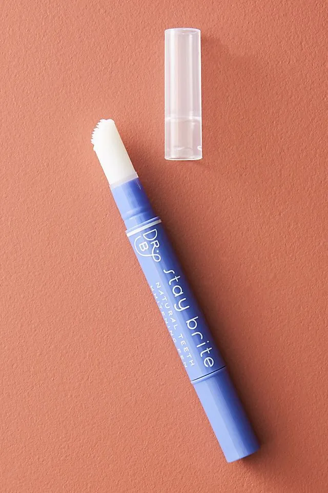 24991 applying whitening gel